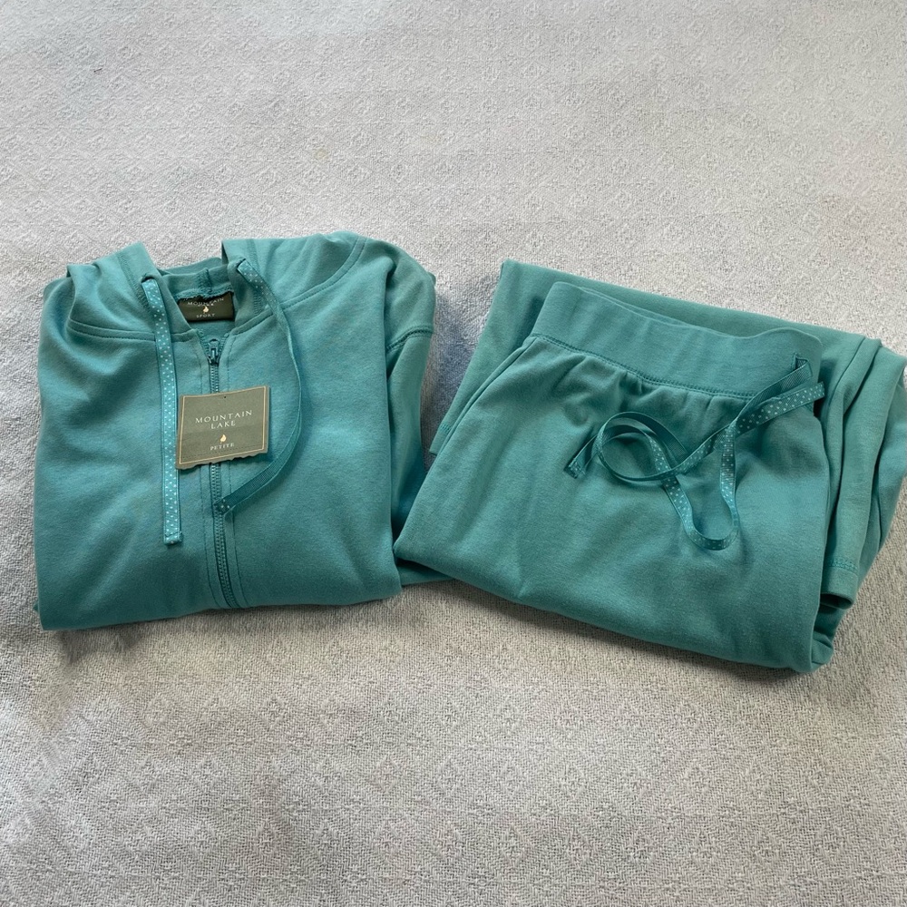Mountain Lake Teal Women's Top and Bottom Set ~ Size Large Petite~ Casual Set